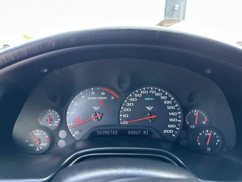 Used 2004 Chevrolet Corvette Coupe w/ Preferred Equipment Group image 19