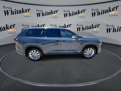 Used 2024 Toyota Grand Highlander AWD image 9