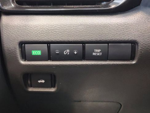 Used 2024 Nissan Sentra SV image 25