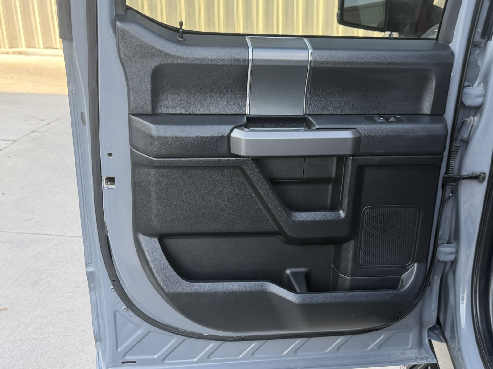 Used 2019 Ford F150 XLT w/ Equipment Group 302A Luxury AWD/4WD image 25