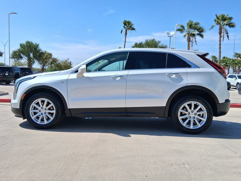 Used 2023 Cadillac XT4 Luxury FWD image 3