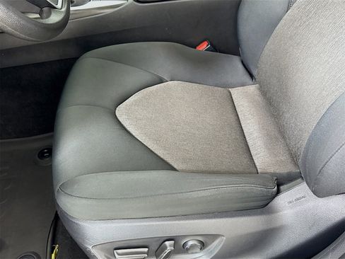 Used 2022 Toyota Camry LE image 19