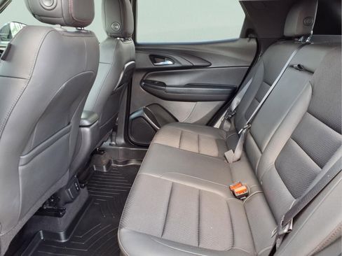 Used 2022 Chevrolet TrailBlazer RS w/ Technology Package image 11