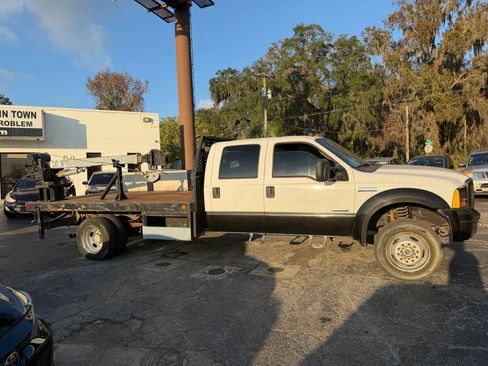 Used 2006 Ford F550 4x4 Crew Cab Super Duty image 9