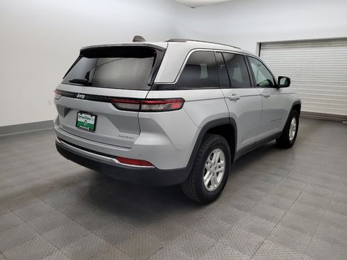 Used 2024 Jeep Grand Cherokee Laredo RWD image 9