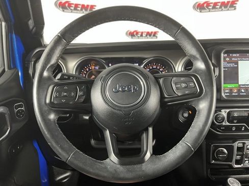Used 2022 Jeep Gladiator Willys image 14