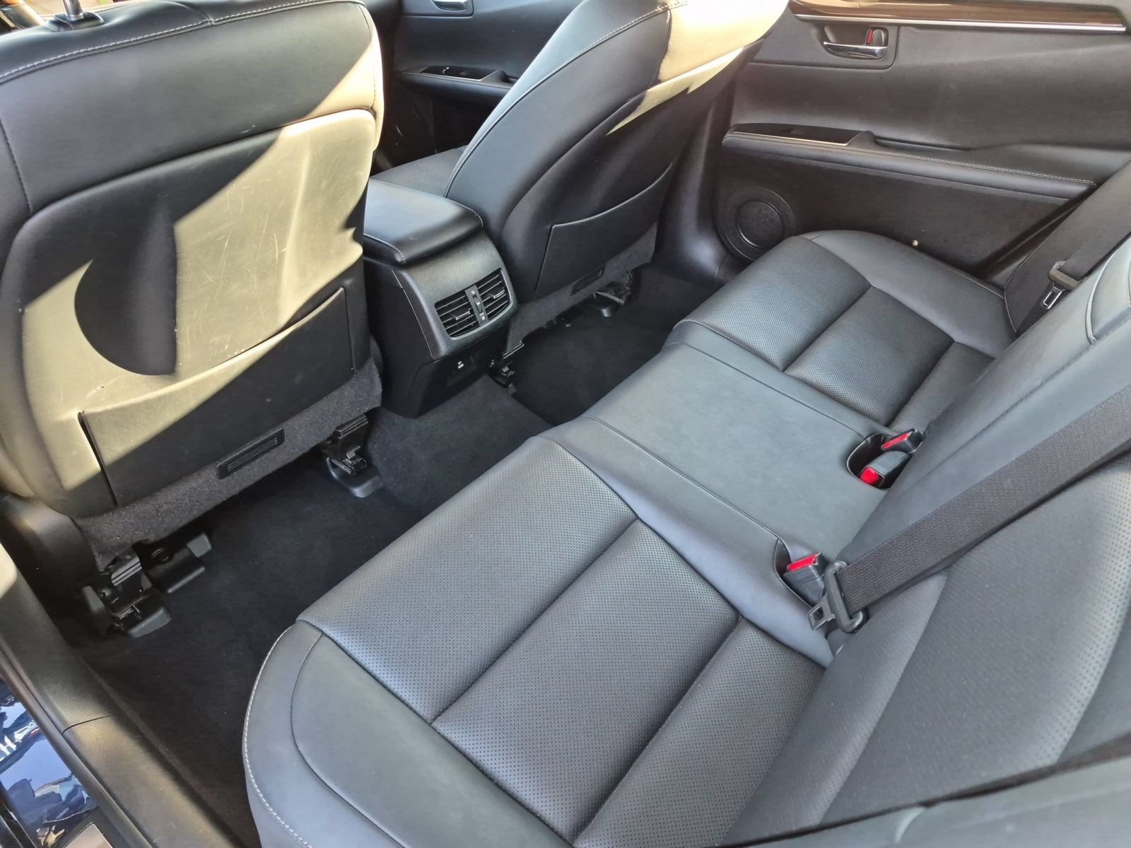 Used 2016 Lexus ES 300h w/ Navigation System Package FWD image 29