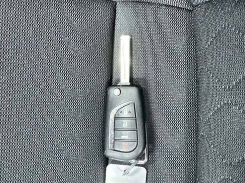 Used 2024 Toyota Corolla LE image 28