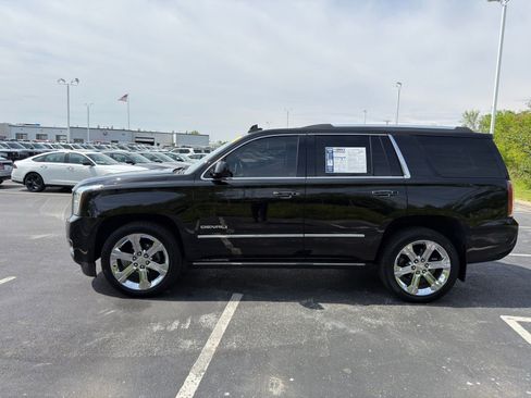 Used 2019 GMC Yukon Denali w/ Denali Ultimate Package AWD/4WD image 3