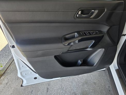 New 2026 Nissan Pathfinder SV w/ SV Premium Package FWD image 37