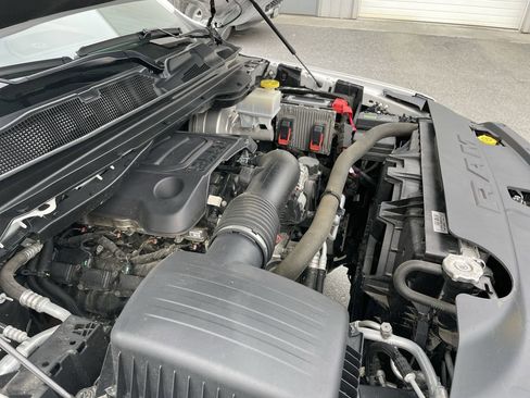 Used 2022 RAM 1500 Big Horn AWD/4WD image 40