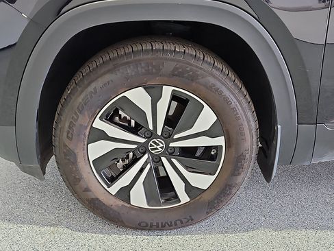 Used 2026 Volkswagen Atlas SE FWD image 11