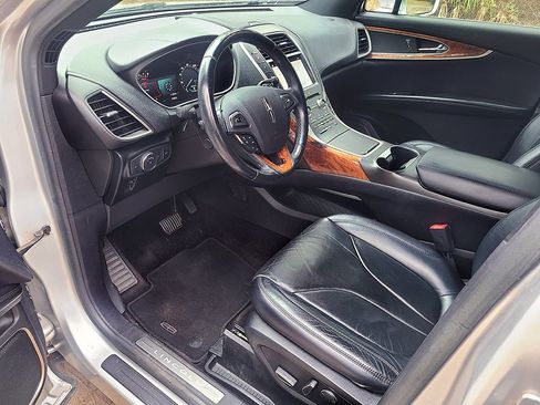 Used 2017 Lincoln MKX Reserve image 13