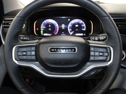 Used 2024 Jeep Wagoneer Series II image 37