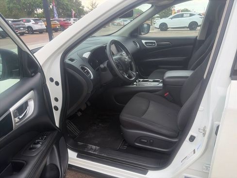 Used 2020 Nissan Pathfinder SV FWD image 25