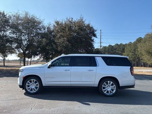 Used 2024 Chevrolet Suburban High Country image 6