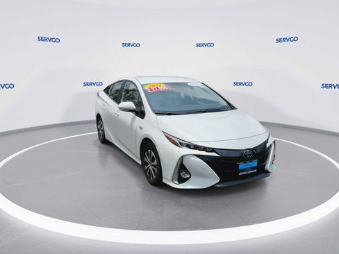 Used 2022 Toyota Prius Prime Limited FWD image 2