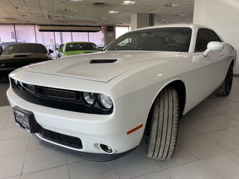 Used 2019 Dodge Challenger SXT w/ Blacktop Package image 3