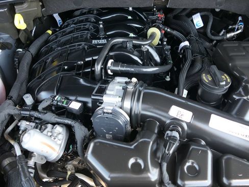 Used 2023 Jeep Grand Cherokee Limited w/ Luxury Tech Group II RWD image 28