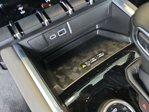 New 2026 Chevrolet Colorado ZR2 w/ Technology Package image 17