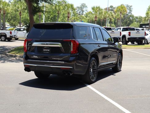 Used 2023 GMC Yukon Denali w/ Denali Reserve Package AWD/4WD image 9