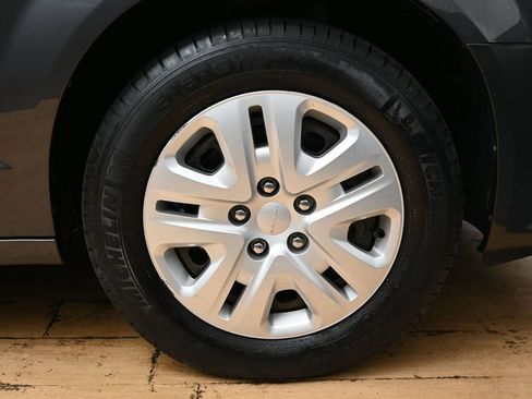 Used 2019 Dodge Grand Caravan SE image 12