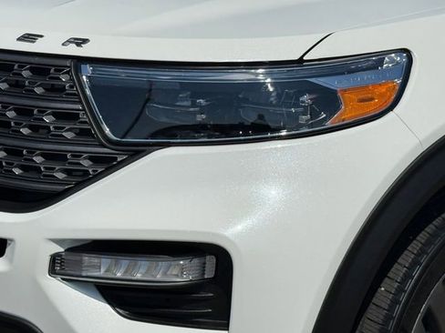 Used 2023 Ford Explorer XLT w/ Equipment Group 202A image 27