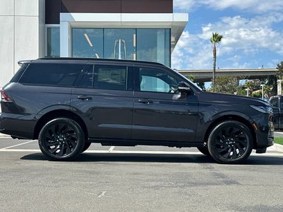 New 2026 Lincoln Navigator Reserve w/ Jet Appearance Package