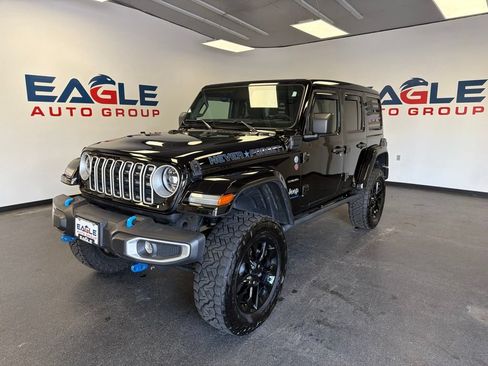Used 2024 Jeep Wrangler Unlimited Sahara w/ Technology Group AWD/4WD image 4