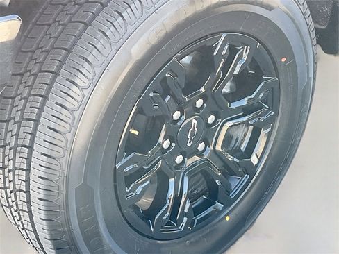 Used 2022 Chevrolet Silverado 1500 ZR2 w/ Technology Package image 30