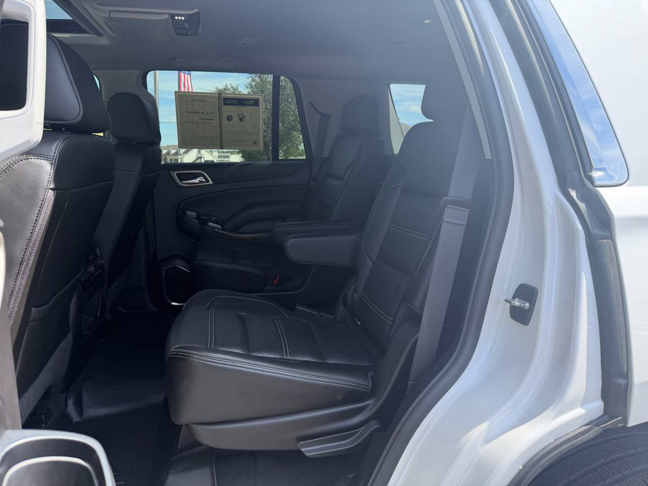 Used 2020 GMC Yukon Denali w/ Denali Premium Package RWD image 12