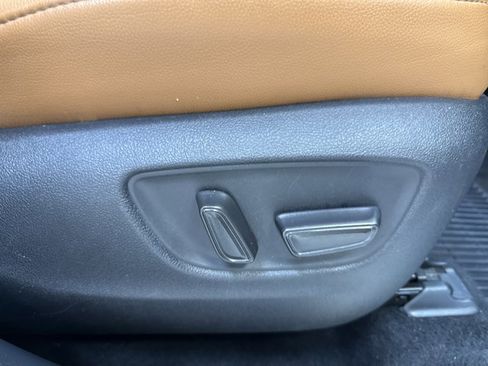 Used 2021 Toyota Highlander Platinum image 36