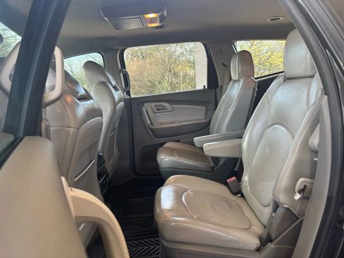 Used 2012 Chevrolet Traverse LT image 21