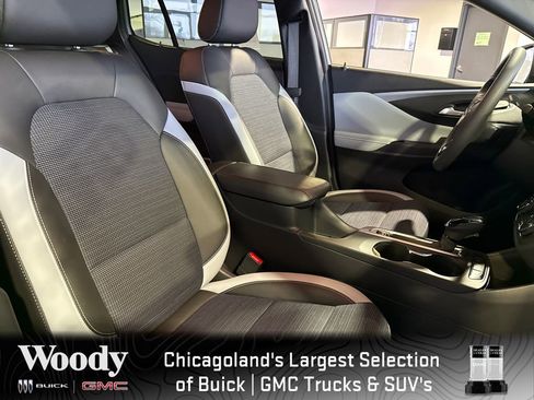 Certified 2025 Buick Envista Preferred image 33