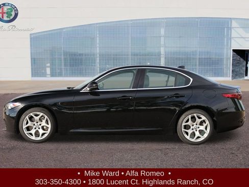 Used 2019 Alfa Romeo Giulia Ti AWD/4WD image 2