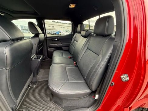 Used 2020 Toyota Tacoma TRD Off-Road w/ TRD Premium Off Road Package image 13