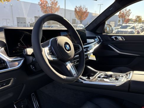 Used 2026 BMW X7 xDrive40i w/ M Sport Package AWD/4WD image 16