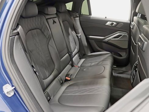 Used 2022 BMW X6 xDrive40i w/ M Sport Package image 31