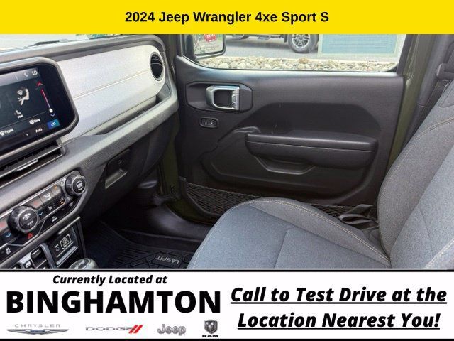 Used 2024 Jeep Wrangler Unlimited w/ Convenience Group AWD/4WD image 19