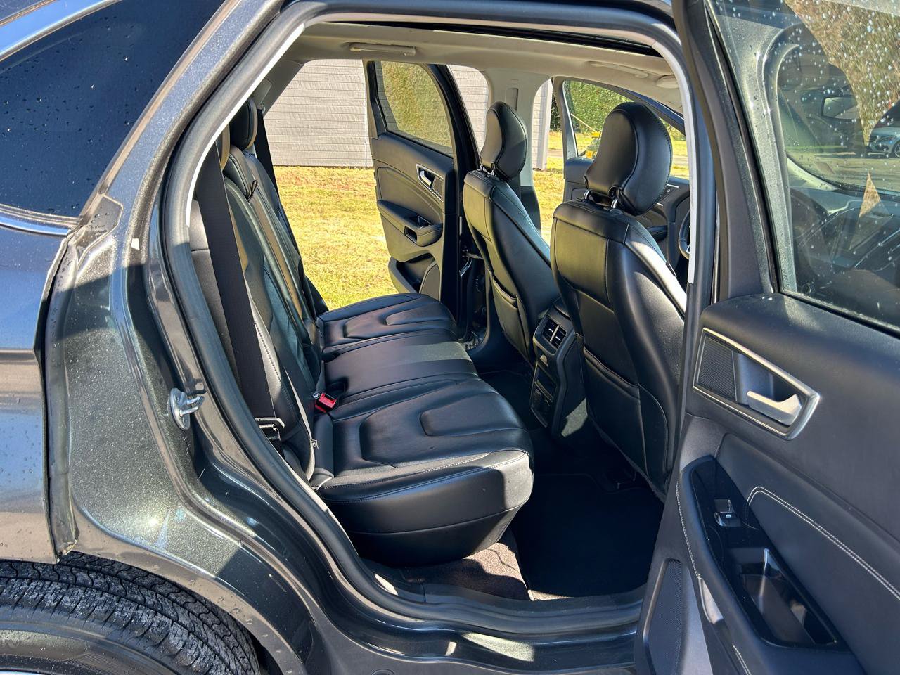 Used 2019 Ford Edge Titanium w/ Equipment Group 301A FWD image 12