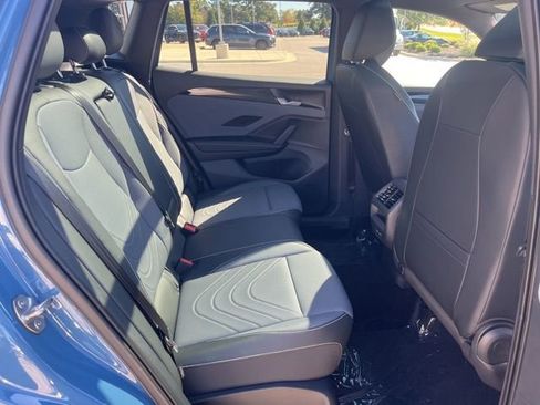 New 2026 Volkswagen Tiguan SE R-Line AWD/4WD image 24