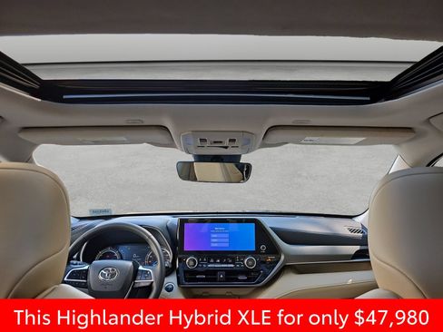 Used 2025 Toyota Highlander XLE AWD/4WD image 40