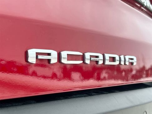 Used 2020 GMC Acadia SLT w/ Driver Alert Package II image 13