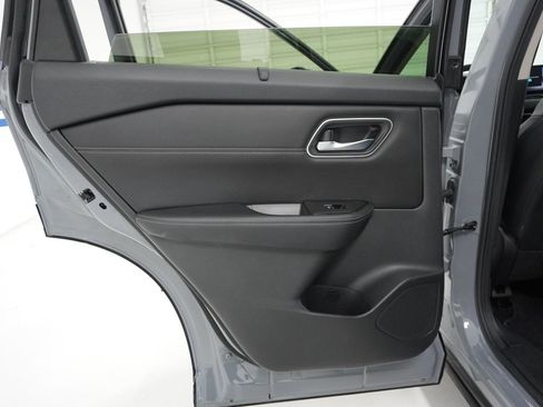 Used 2024 Nissan Rogue Platinum w/ Platinum Premium Package image 32