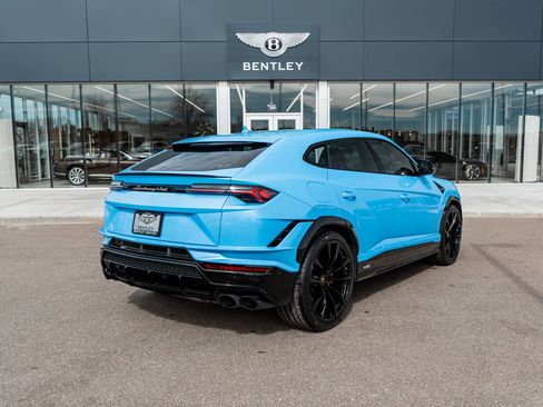 Used 2023 Lamborghini Urus S AWD/4WD image 3