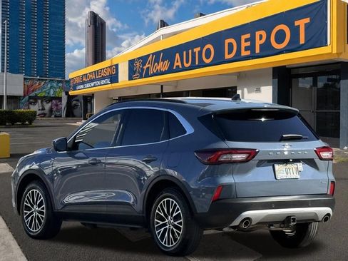 Used 2023 Ford Escape SE FWD image 3