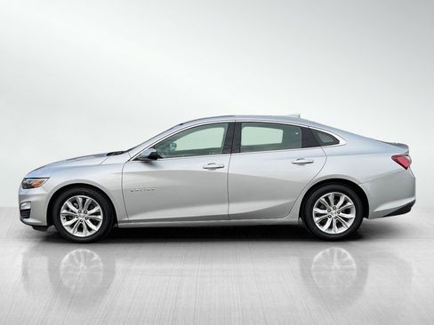 Used 2021 Chevrolet Malibu LT image 2