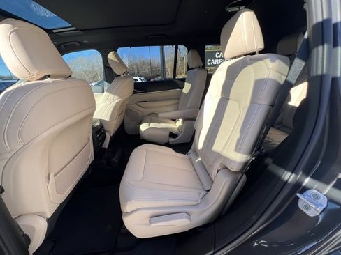 New 2025 Jeep Grand Cherokee L Limited image 23