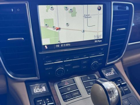 Used 2013 Porsche Panamera GTS image 28