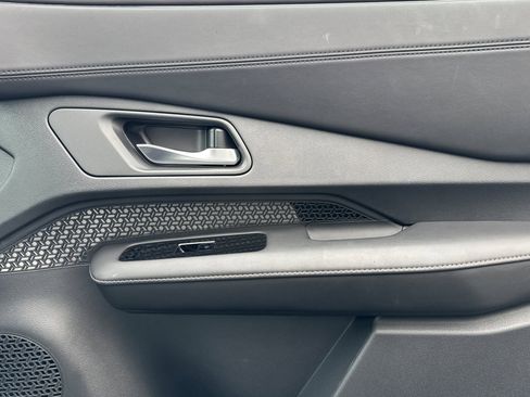 Certified 2023 Nissan Ariya AWD image 20